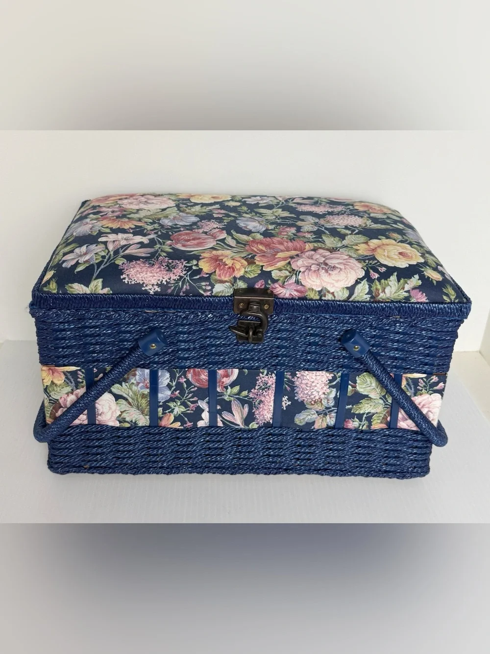 Vintage Blue Floral Wicker Sewing Basket Box Organizer w Lid Handles & Pocket